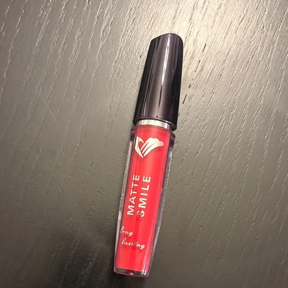 Long Lasting Lipstick - Vibrant Red